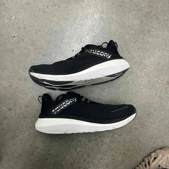 Saucony Hurricane 24 Wide 'Black Carbon S20934100 Size 11 men used no box - Picture 3 of 8